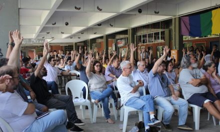 Docentes da UESC aprovam continuidade da greve e contraproposta para forçar o governo à negociar a pauta