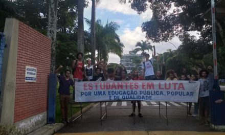 UESC: Fechamento de portões e pavilhões marcam Dia Estadual de Luta Estudantil