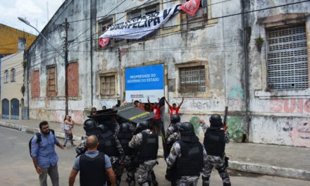 Professores repudiam violência da Polícia Militar e Governo Rui Costa