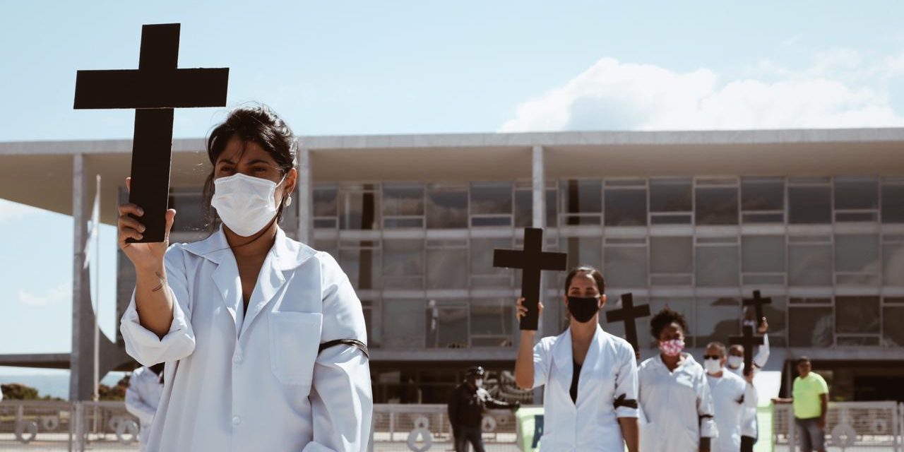 12M: Profissionais da enfermagem publicam carta aberta e fazem protestos nesta terça-feira