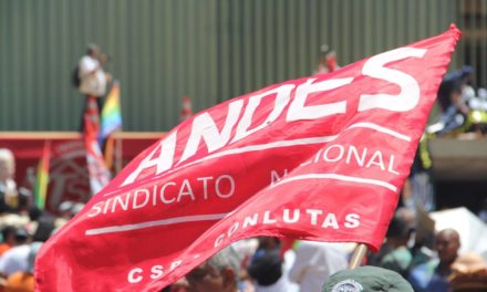 Nota do ANDES-SN favorável ao pedido de impedimento de Bolsonaro apresentado por movimentos sociais, entidades e partidos políticos