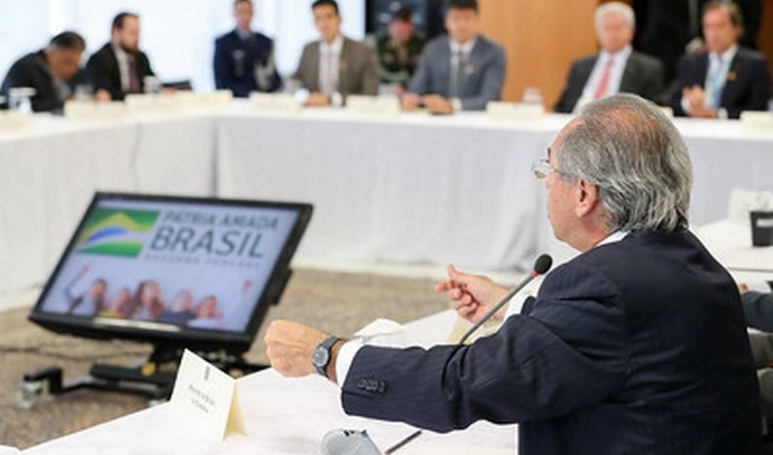 Guedes diz que não vai salvar “empresas pequenininhas” e escancara política voltada a poderosos