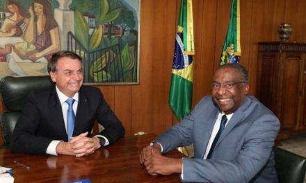 Bolsonaro indica ex-presidente do FNDE para o cargo de Ministro da Educação