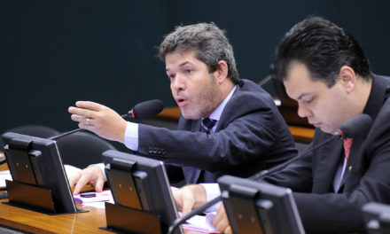 Deputado bolsonarista confirma compra de votos para aprovar Reforma da Previdência e eleger Lira