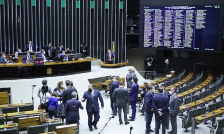 Câmara aprova PEC dos Precatórios em 2° turno