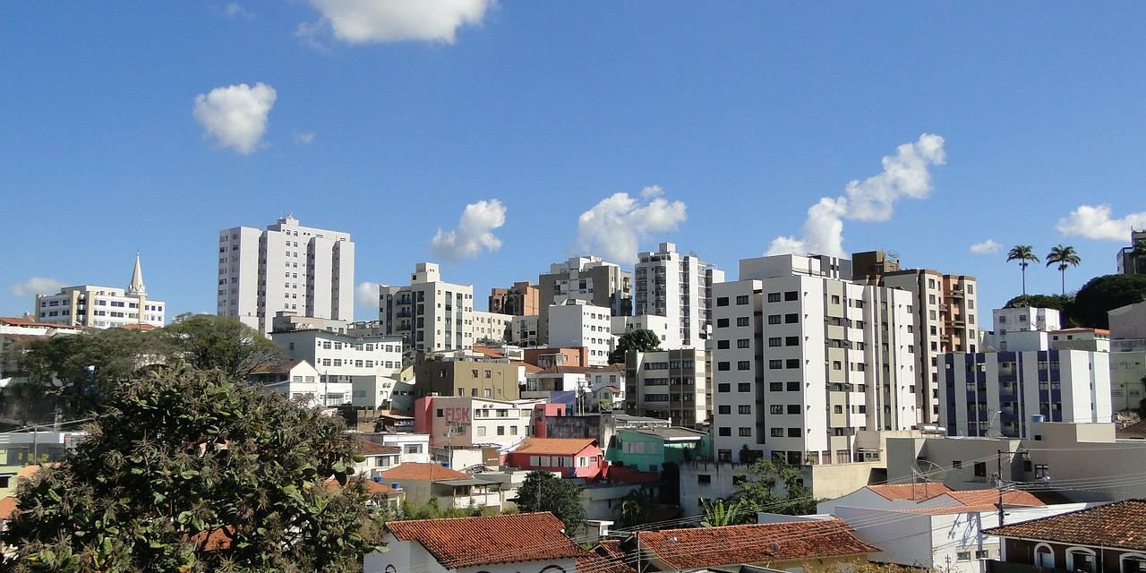 Câmara aprova PL de Bolsonaro que permite penhora de casas de famílias inadimplentes por bancos