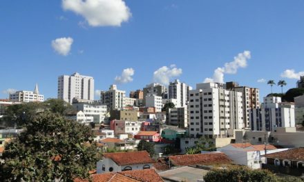 Câmara aprova PL de Bolsonaro que permite penhora de casas de famílias inadimplentes por bancos