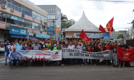 Mobilização na cidade de Itabuna em defesa da democracia